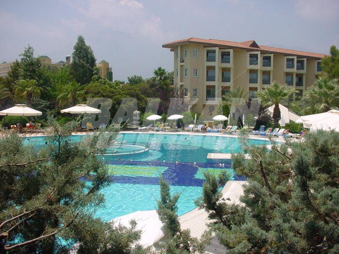 holiday in Queen's Park Le Jardin
