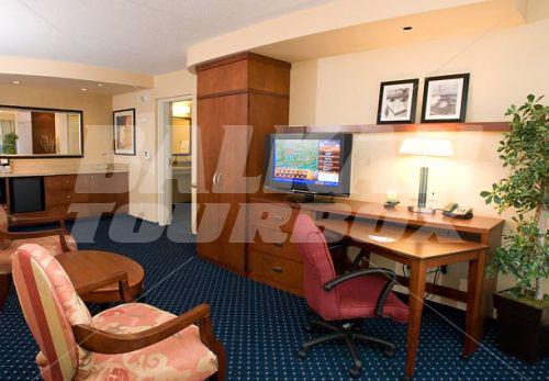почивка в Courtyard by Marriott Cincinnati North at Union Centre