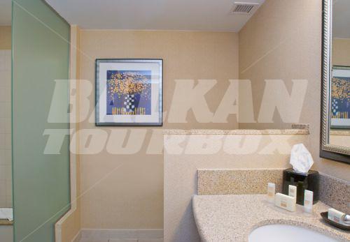 почивка в Courtyard by Marriott Cincinnati North at Union Centre