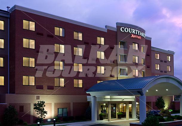 почивка в  Courtyard by Marriott Cincinnati North at Union Centre