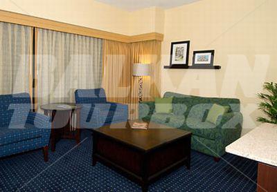 почивка в SpringHill Suites Norfolk Old Dominion University