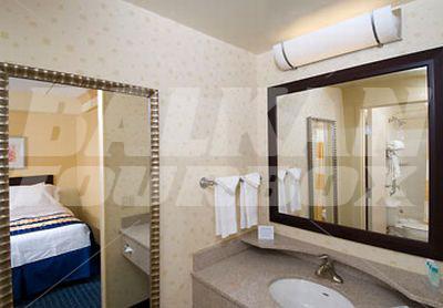 почивка в SpringHill Suites Norfolk Old Dominion University