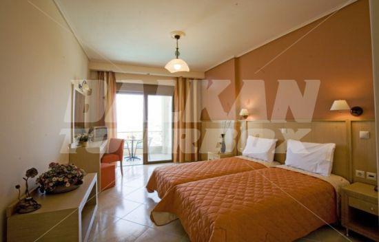 почивка в Evia Hotel and Suites Hotel