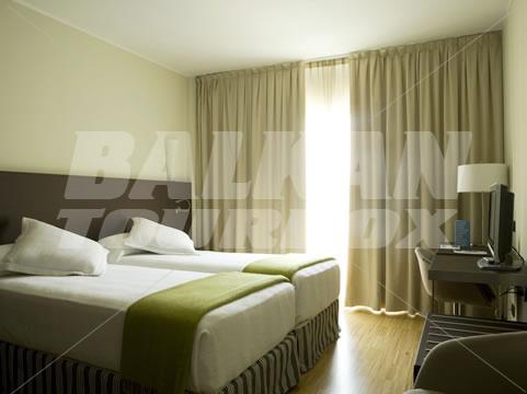 почивка в NH Savona Darsena