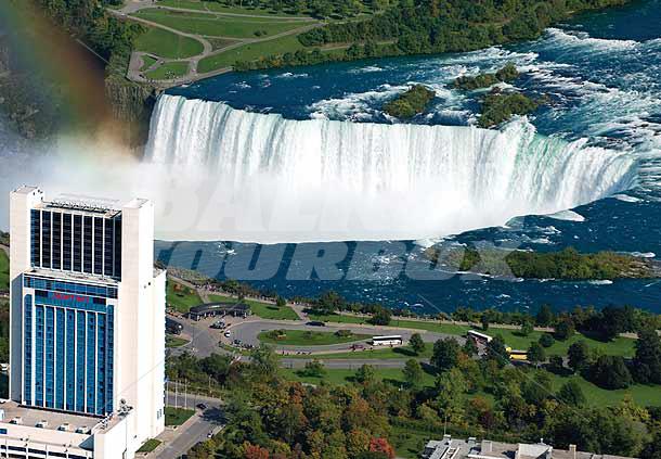 почивка в  Niagara Falls Marriott Gateway on the Falls
