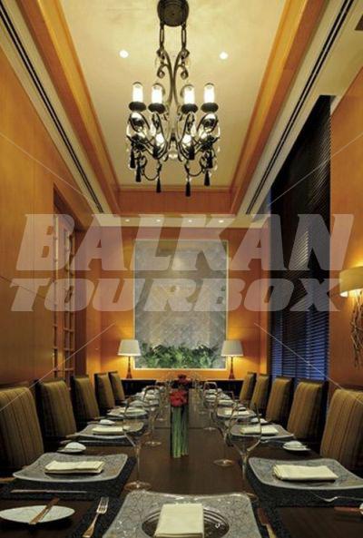 почивка в The Ritz-Carlton, Dubai International Financial