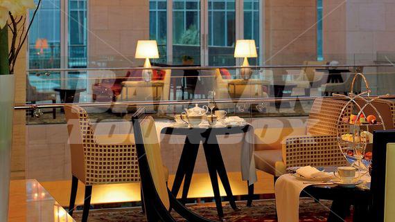 почивка в The Ritz-Carlton, Dubai International Financial