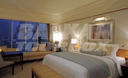 почивка в The Ritz-Carlton, Dubai International Financial