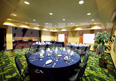 почивка в Fairfield Inn & Suites by Marriott Kansas City Airport