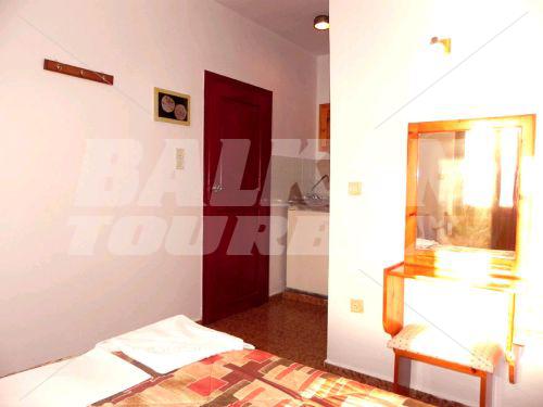 почивка в Afroditi Hotel Studios
