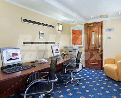почивка в Hilton London Green Park