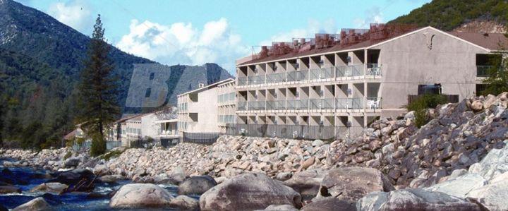 почивка в Yosemite View Lodge