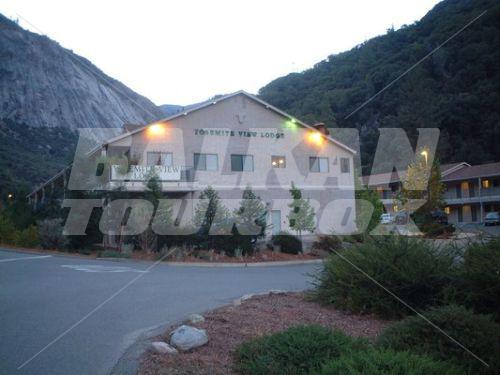 почивка в Yosemite View Lodge