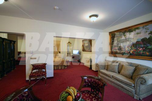 почивка в St. George Residence