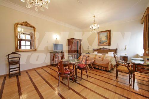 почивка в St. George Residence