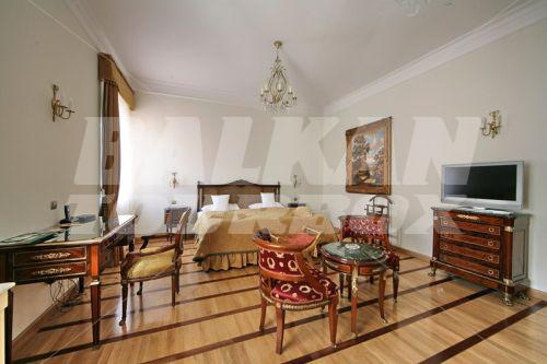 почивка в St. George Residence