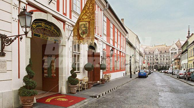 почивка в  St. George Residence