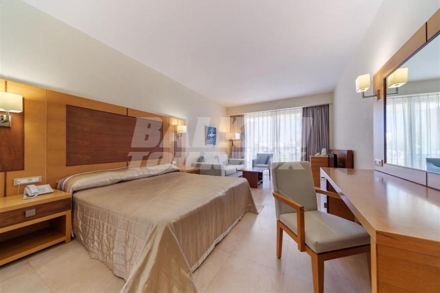 holiday in SENTIDO Apollo Blue
