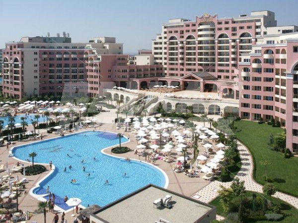 holiday in Majestic Beach