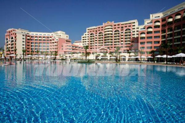 holiday in Majestic Beach