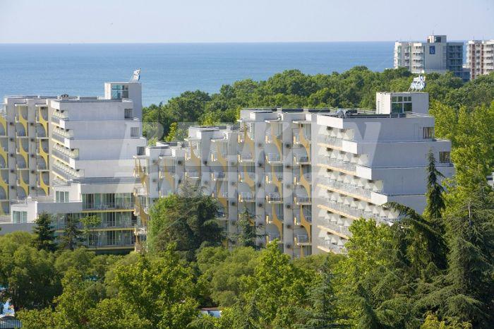 почивка в Лагуна Гардън