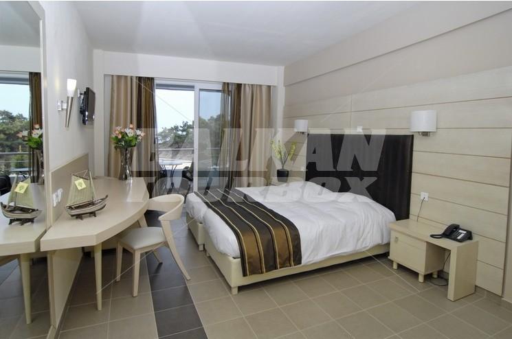 почивка в Blue Dream Palace Tripiti