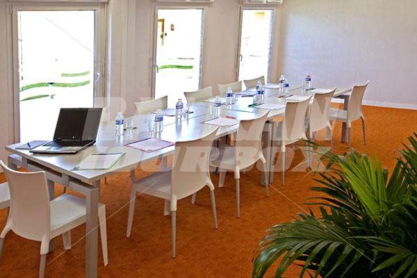 почивка в Montpellier Grand Angle Hotelience