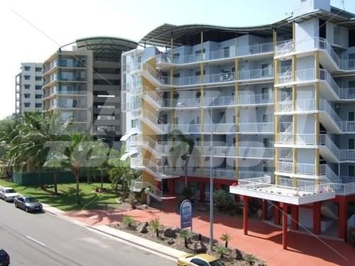 почивка в Cullen Bay Resort