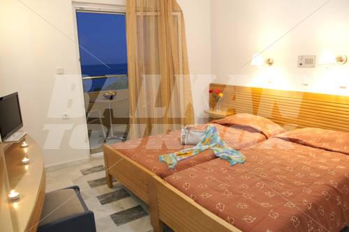 holiday in Maleme Mare Beachside