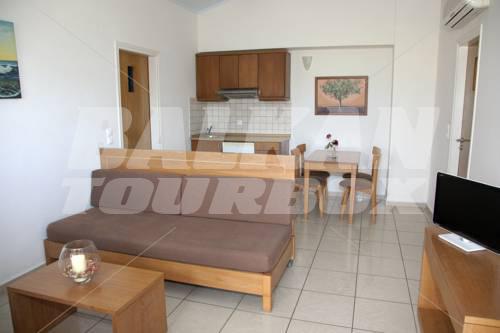 holiday in Maleme Mare Beachside
