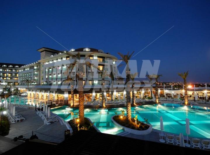 почивка в Sunis Evren Beach Resort and SPA