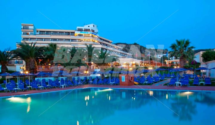 holiday in Mareblue Cosmopolitan Beach Resort