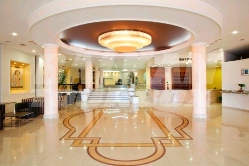 holiday in Mareblue Cosmopolitan Beach Resort