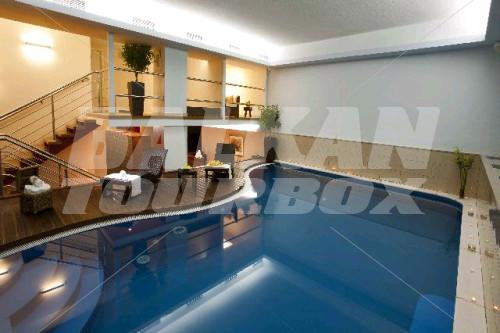 holiday in Royal Ariston
