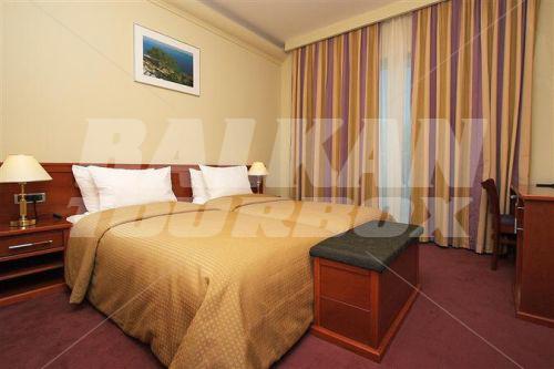 holiday in Royal Ariston
