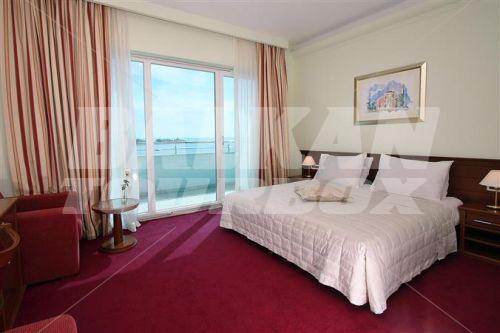 holiday in Royal Ariston