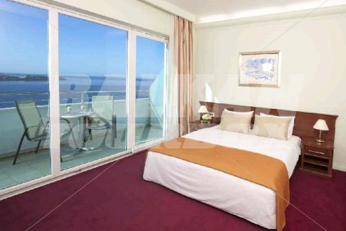 holiday in Royal Ariston