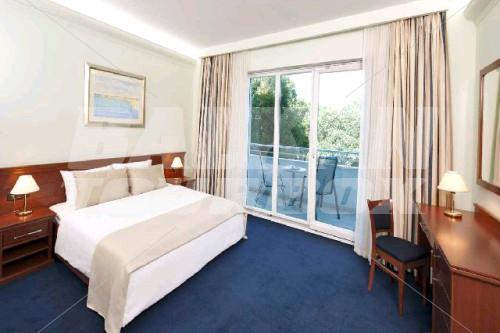 holiday in Royal Ariston