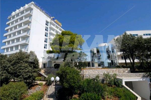 holiday in Royal Ariston