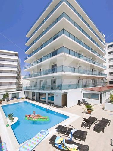 holiday in Manousos