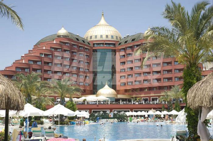 почивка в Delphin Palace Deluxe