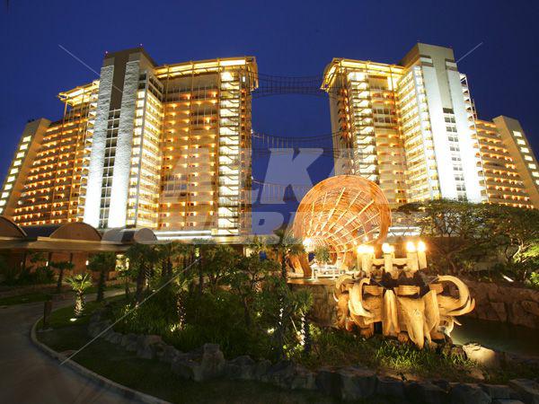 holiday in Centara Grand Mirage Beach