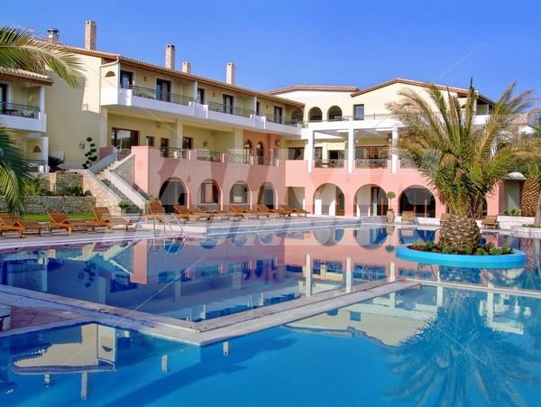 почивка в  Negroponte Resort Eretria