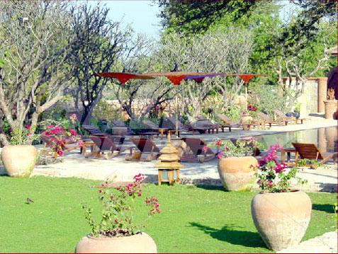 holiday in @ Tharabar Gate