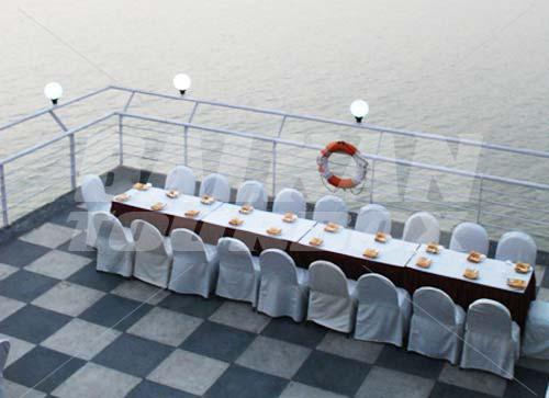 holiday in The Floatel Kolkata
