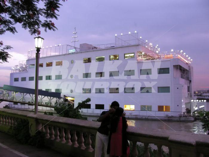 holiday in  The Floatel Kolkata