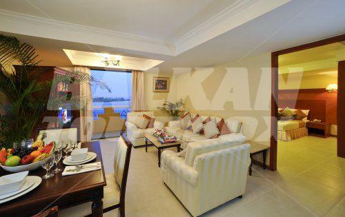 почивка в Mookai Suites