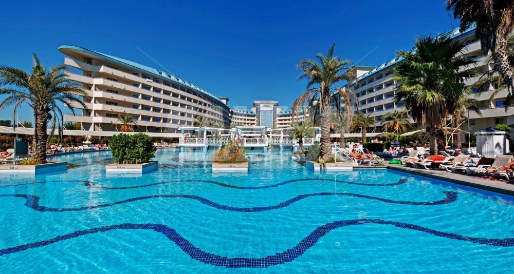 почивка в Crystal Admiral Resort