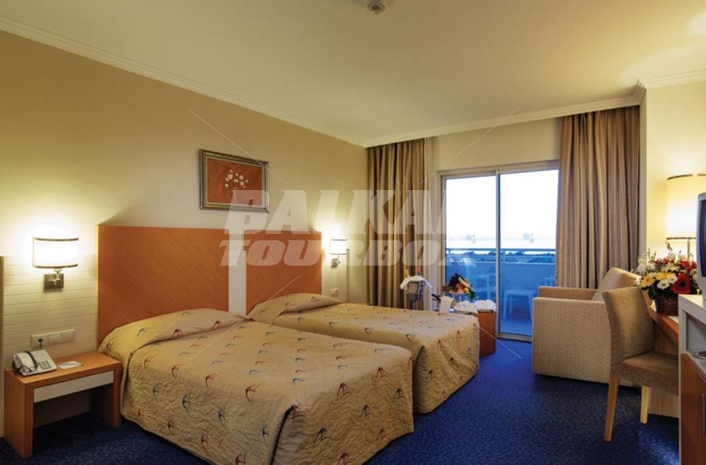 почивка в Crystal Admiral Resort