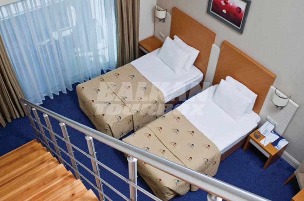 почивка в Crystal Admiral Resort